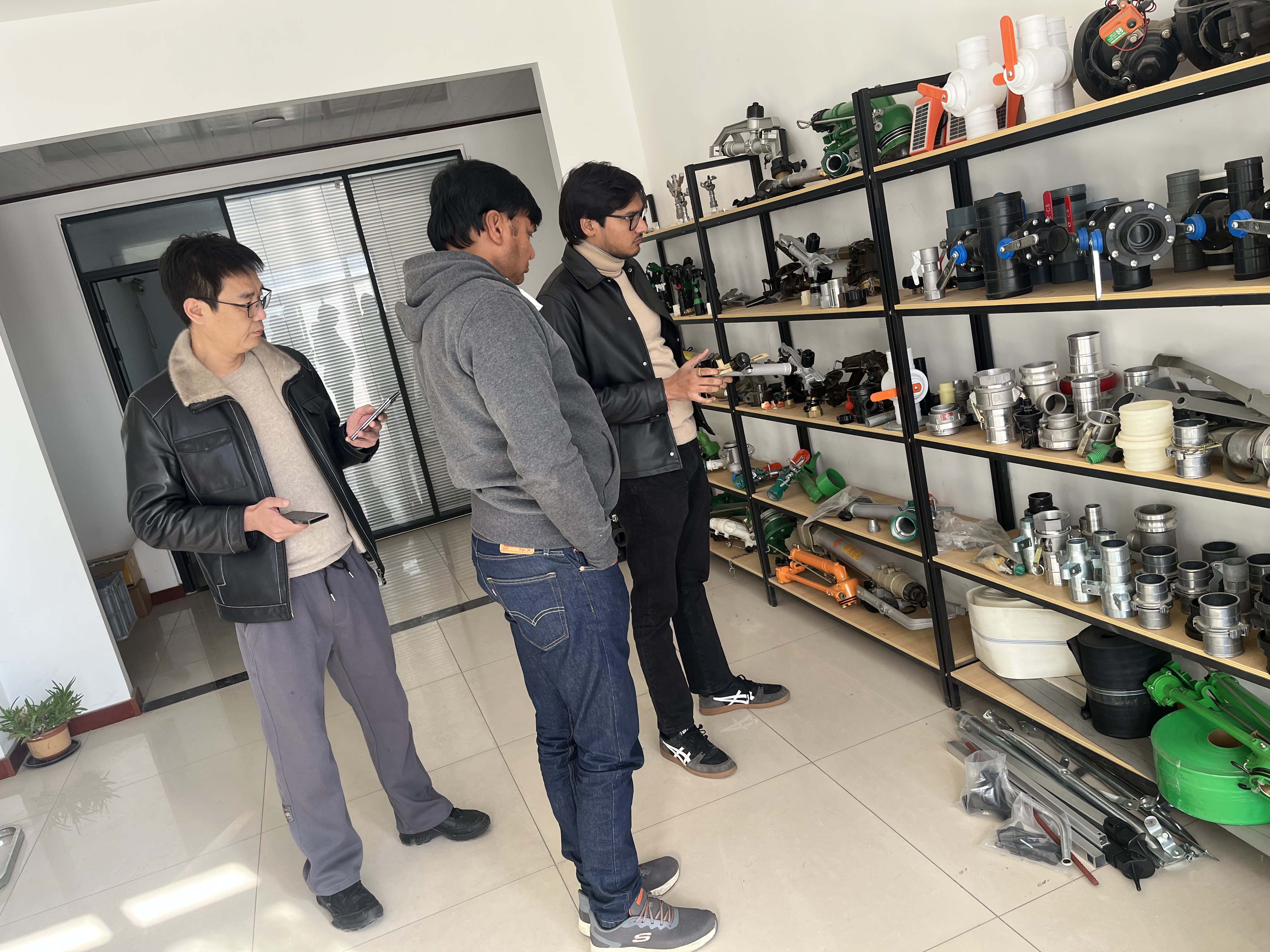 海东NS40 涡轮喷枪获客户青睐 洽谈批量合作